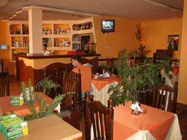 קיטן Family Hotel Hit מראה חיצוני תמונה