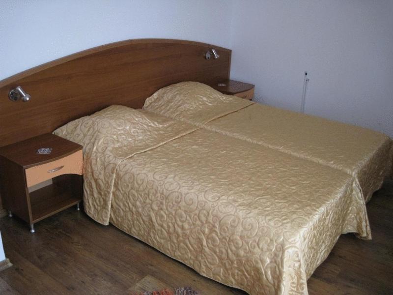 קיטן Family Hotel Hit מראה חיצוני תמונה