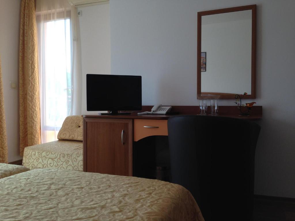 קיטן Family Hotel Hit מראה חיצוני תמונה