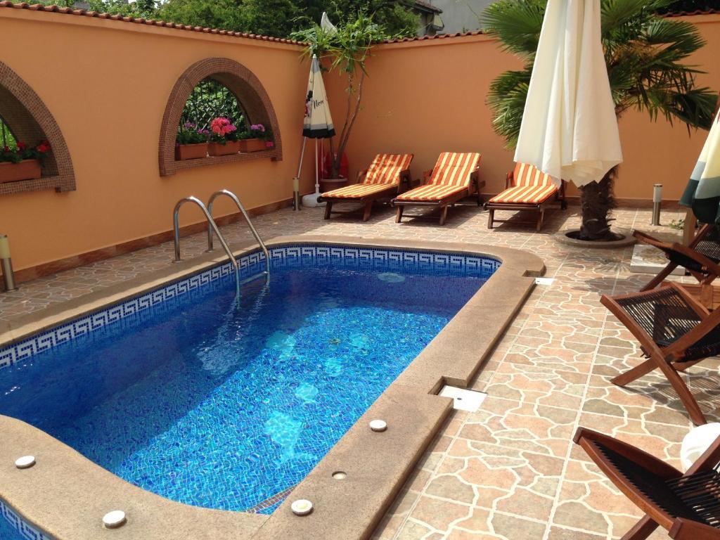 קיטן Family Hotel Hit מראה חיצוני תמונה
